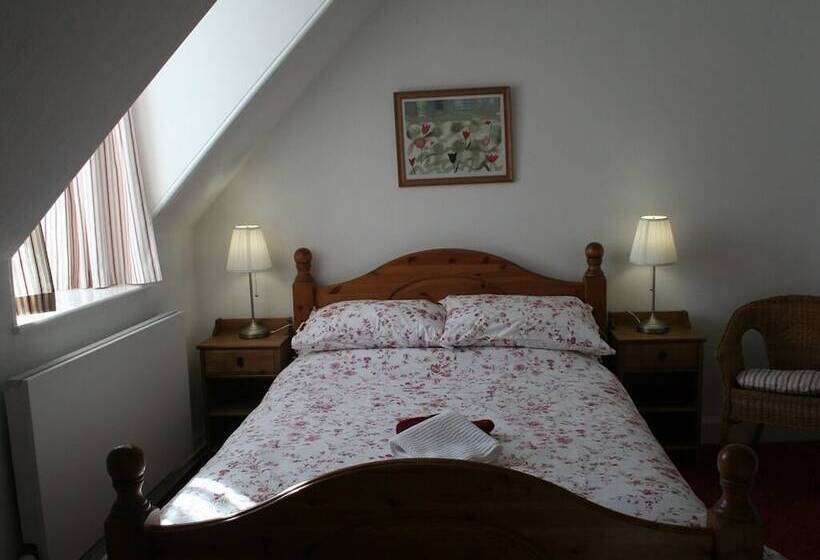 スタンダードルーム, The Cross Keys