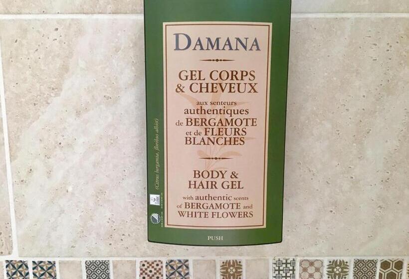 غرفة قياسية فردية, The Highwayman