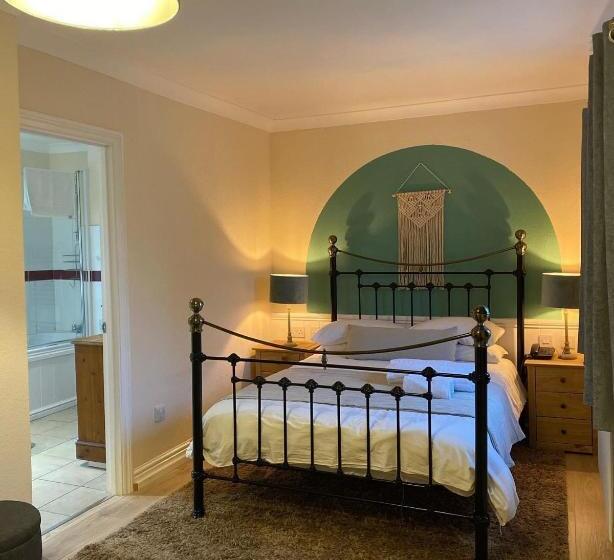 غرفة قياسية, The Highwayman