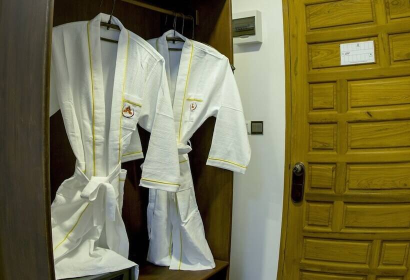 اتاق سوپریور, Yadanarpon Dynasty