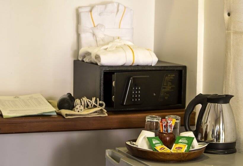 اتاق لوکس, Yadanarpon Dynasty