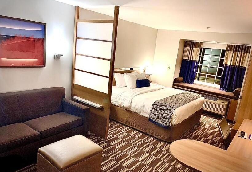 Люкс Deluxe Кровать Кинг, Microtel Inn & Suites By Wyndham Georgetown Delaware Beaches