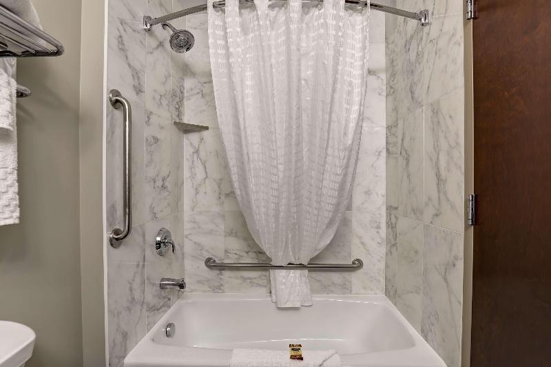 스위트 킹사이즈 침대, Fairways Resort