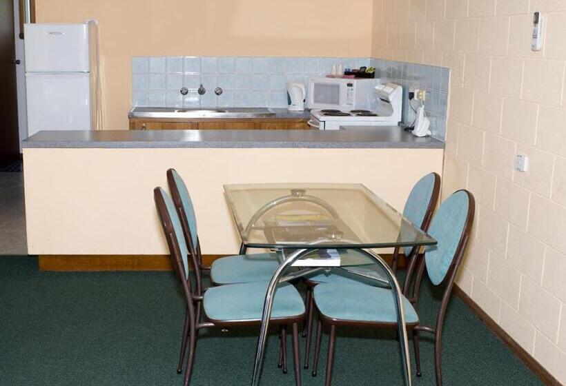 דירת שני חדרים, Heemskirk Motor