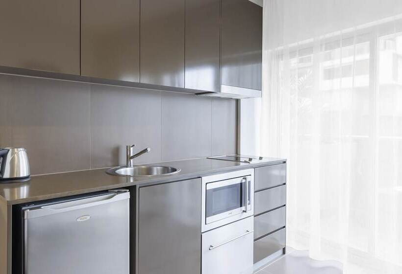 Студия Стандарт Двуспальная Кровать, Holiday Inn & Suites Sydney Bondi Junction, An Ihg