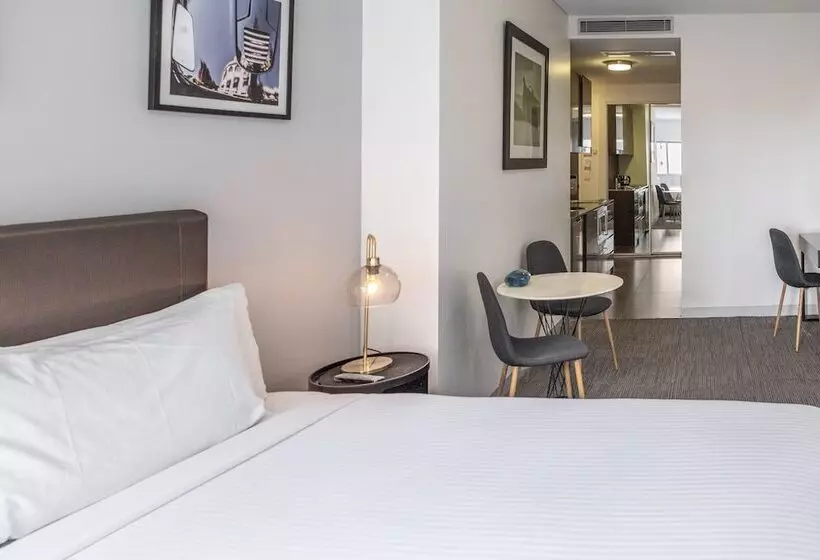 ダブルベッドのスタンダードスタジオ, Holiday Inn & Suites Sydney Bondi Junction, An Ihg