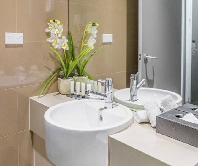 Студия Стандарт Двуспальная Кровать, Holiday Inn & Suites Sydney Bondi Junction, An Ihg