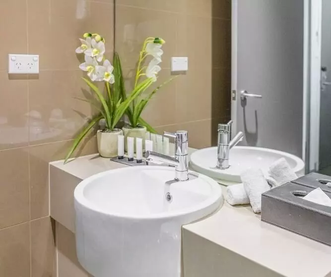 ダブルベッドのスタンダードスタジオ, Holiday Inn & Suites Sydney Bondi Junction, An Ihg