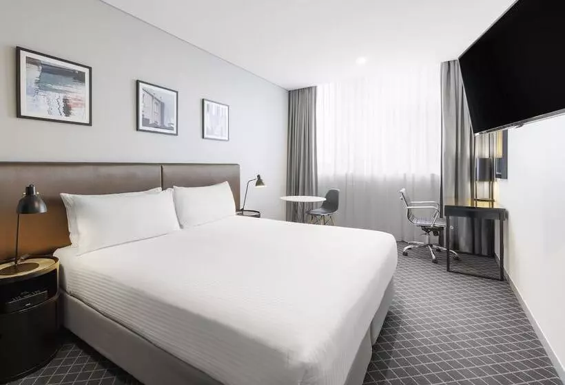 ダブルベッドのスタンダードスタジオ, Holiday Inn & Suites Sydney Bondi Junction, An Ihg