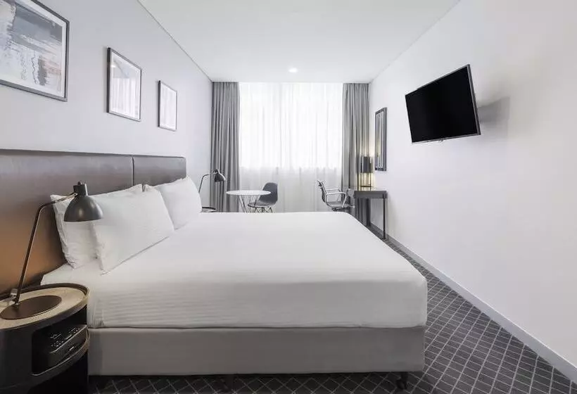 ダブルベッドのスタンダードスタジオ, Holiday Inn & Suites Sydney Bondi Junction, An Ihg