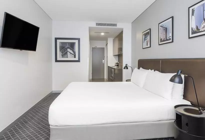 ダブルベッドのスタンダードスタジオ, Holiday Inn & Suites Sydney Bondi Junction, An Ihg