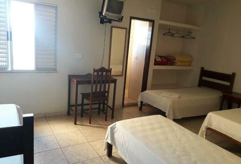 Quarto Quádruplo Estandar, Pousada Moura ávila