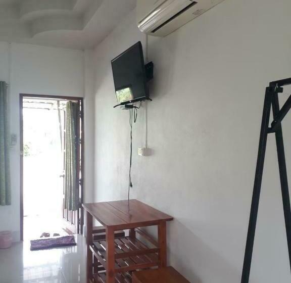 Quarto standard, เพชร รีสอร์ท นครไทย Phet Resort, Nakhonthai