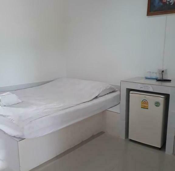 Quarto standard, เพชร รีสอร์ท นครไทย Phet Resort, Nakhonthai