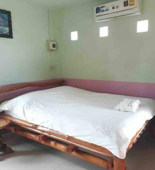 Quarto standard, เพชร รีสอร์ท นครไทย Phet Resort, Nakhonthai