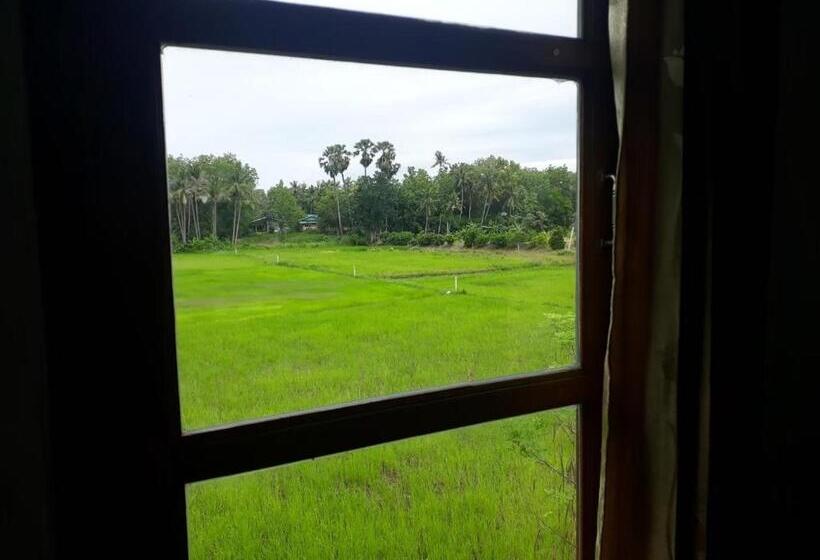 Quarto standard, เพชร รีสอร์ท นครไทย Phet Resort, Nakhonthai