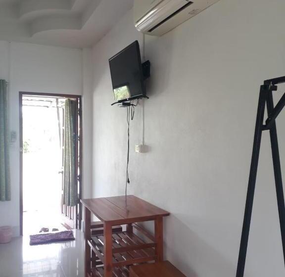 Quarto Economy, เพชร รีสอร์ท นครไทย Phet Resort, Nakhonthai