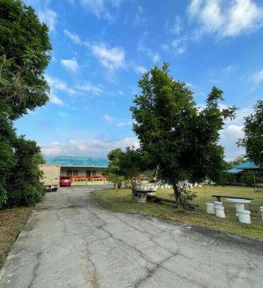 Quarto Economy, เพชร รีสอร์ท นครไทย Phet Resort, Nakhonthai