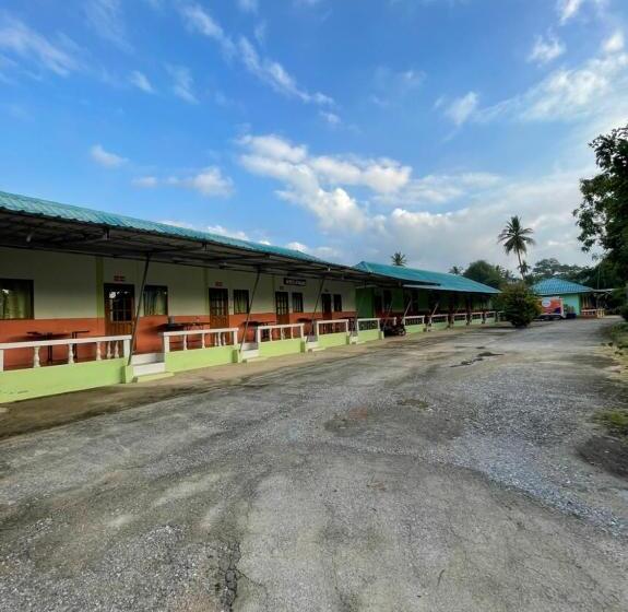 Quarto Economy, เพชร รีสอร์ท นครไทย Phet Resort, Nakhonthai