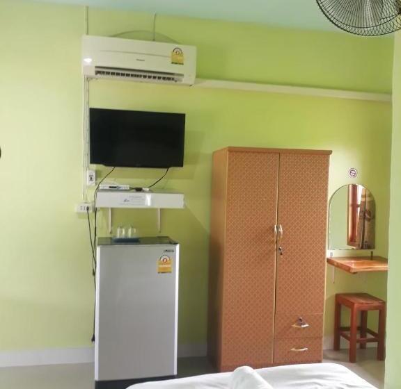 Quarto Economy, เพชร รีสอร์ท นครไทย Phet Resort, Nakhonthai