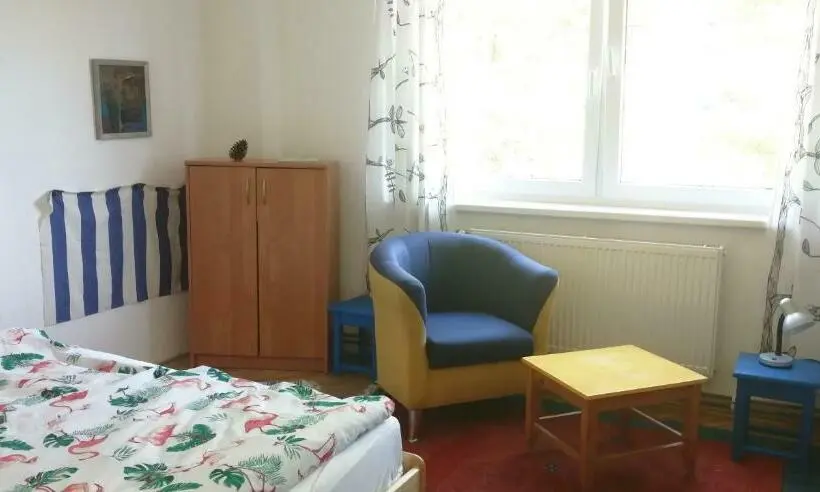 Basic Kolmen Hengen Huone, Keramický A Výtvarný Ateliér Konešín