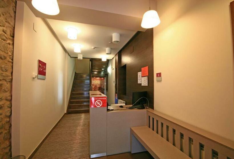 غرفة عائلية, Zubimuxu Aterpea