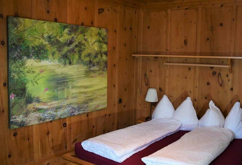 标准间, Chasa Sassalba