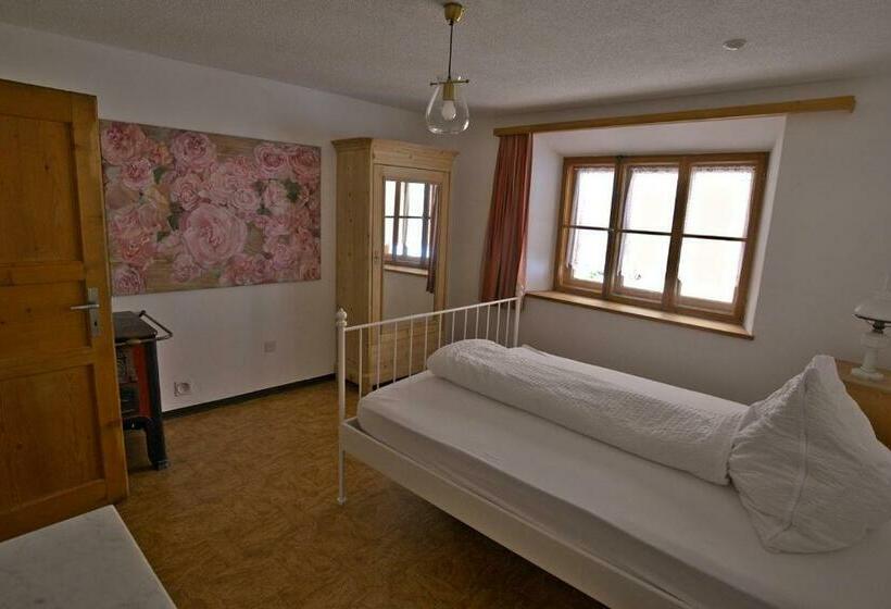 基本间, Chasa Sassalba