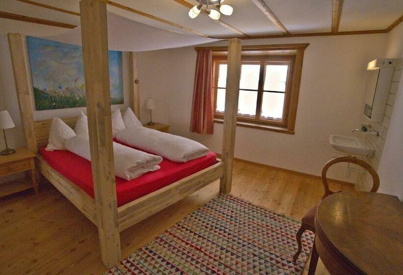 标准间, Chasa Sassalba