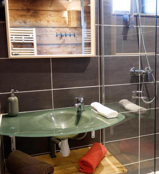 חדר משפחתי, Echo Des Montagnes