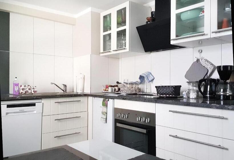 Номер Стандарт, Fremdenzimmer   Petit Quartier