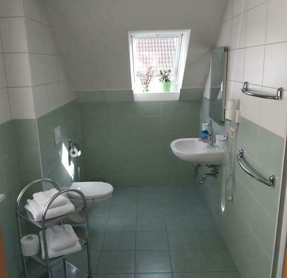 غرفة عائلية, Gasthaus Und Pension Zum Biber