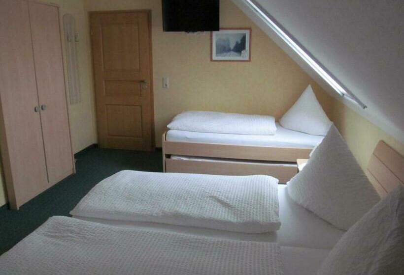 غرفة عائلية, Gasthaus Und Pension Zum Biber