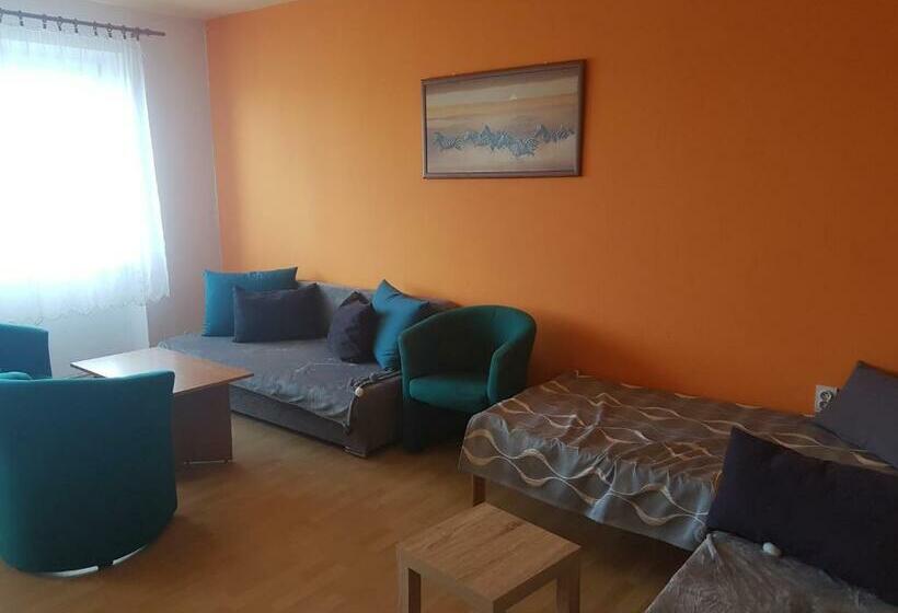 ファミリーステューディオ, Horský Hotel Vršky