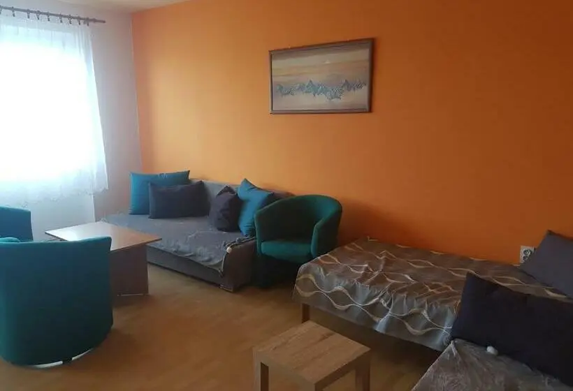 ファミリーステューディオ, Horský Hotel Vršky