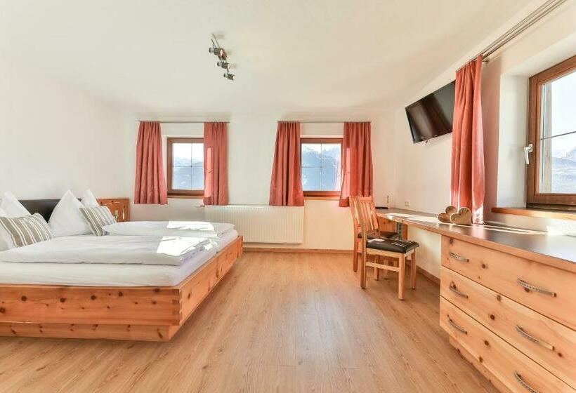 Номер Стандарт Вид на Горы, Jörgishof