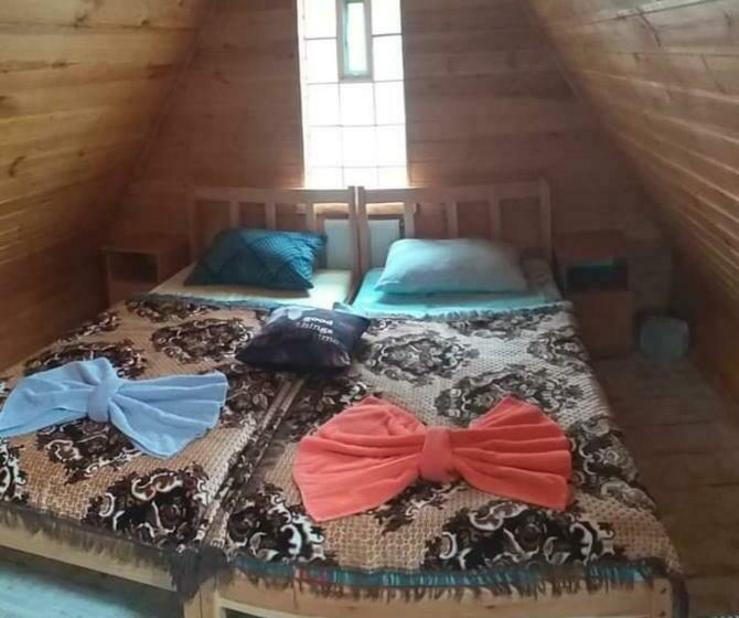 غرفة قياسية ثلاثية, Căsuța Din Zarand şi Punctul Gastronomic Local   Miliza