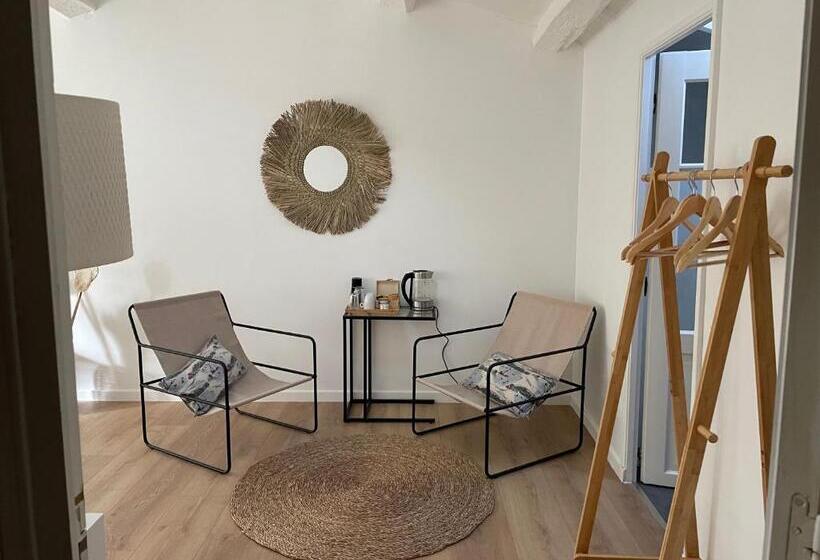 スタンダードルーム, A L Ombre Du Figuier