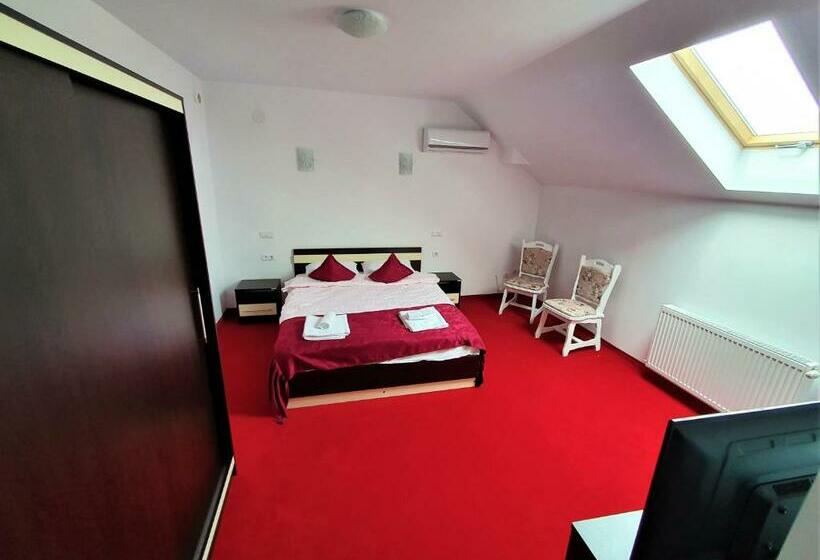 标准间, Ari Events