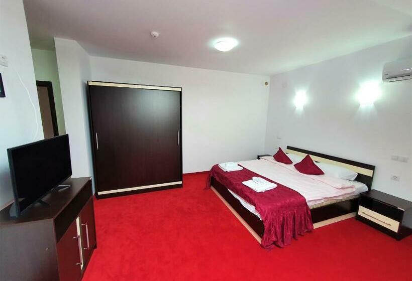 标准间, Ari Events