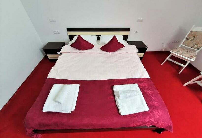 标准间, Ari Events