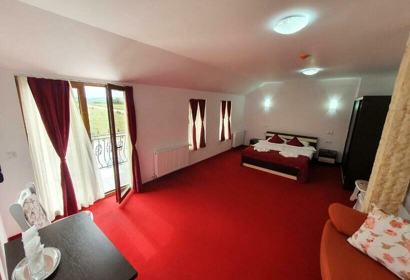 家庭间, Ari Events