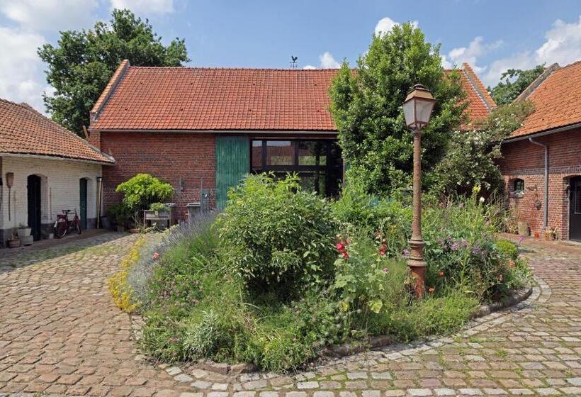 Deluxe Familie Værelse, Letabli