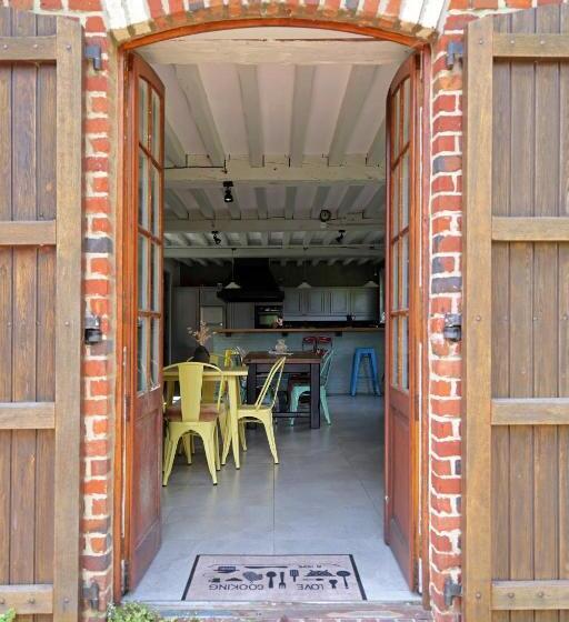 Deluxe Værelse, Letabli