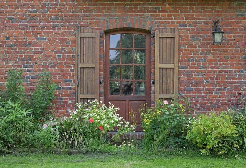 Familie Værelse, Letabli