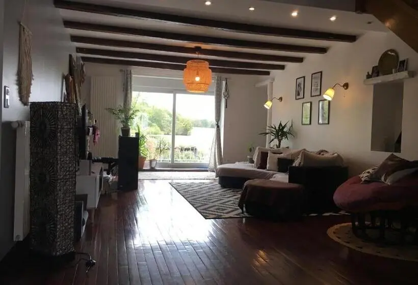 プールビュースタンダードルーム, Emel B&b