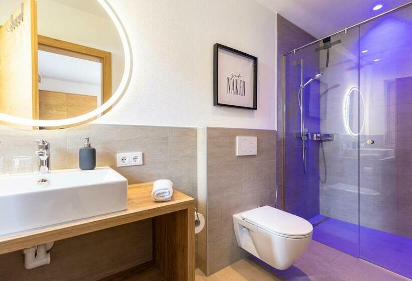 شقة غرفة نوم واحدة مزودة بشُرفة, Franzerl