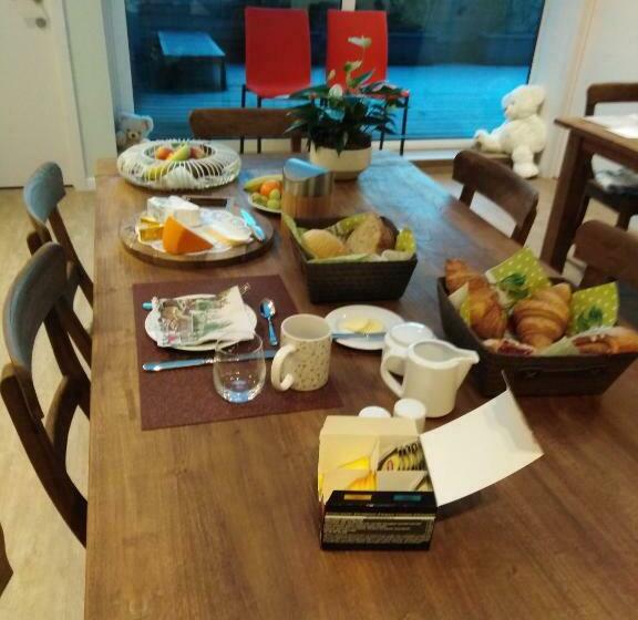 Bisneshuone, Orion B&b