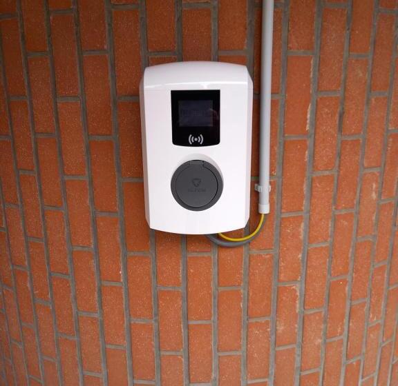 Perhejuniorsviitti, Orion B&b