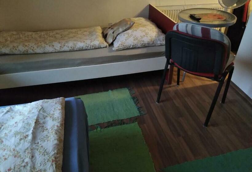 חדר סטנדרט לארבעה, Pension Family Club